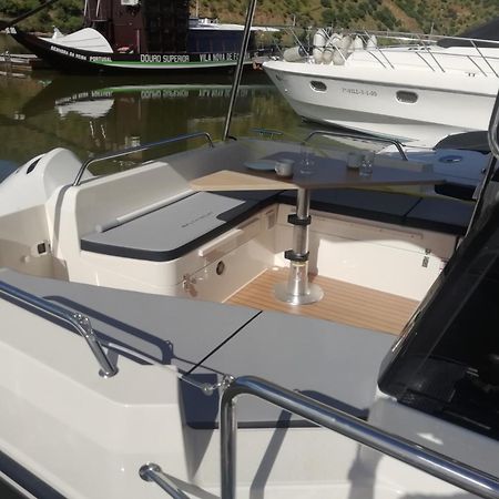 Отель Koolhouse Boat Вила-Нова-ди-Фош-Коа Экстерьер фото