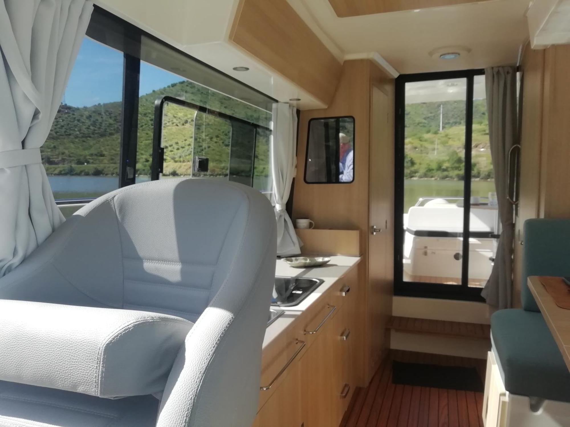 Отель Koolhouse Boat Вила-Нова-ди-Фош-Коа Экстерьер фото