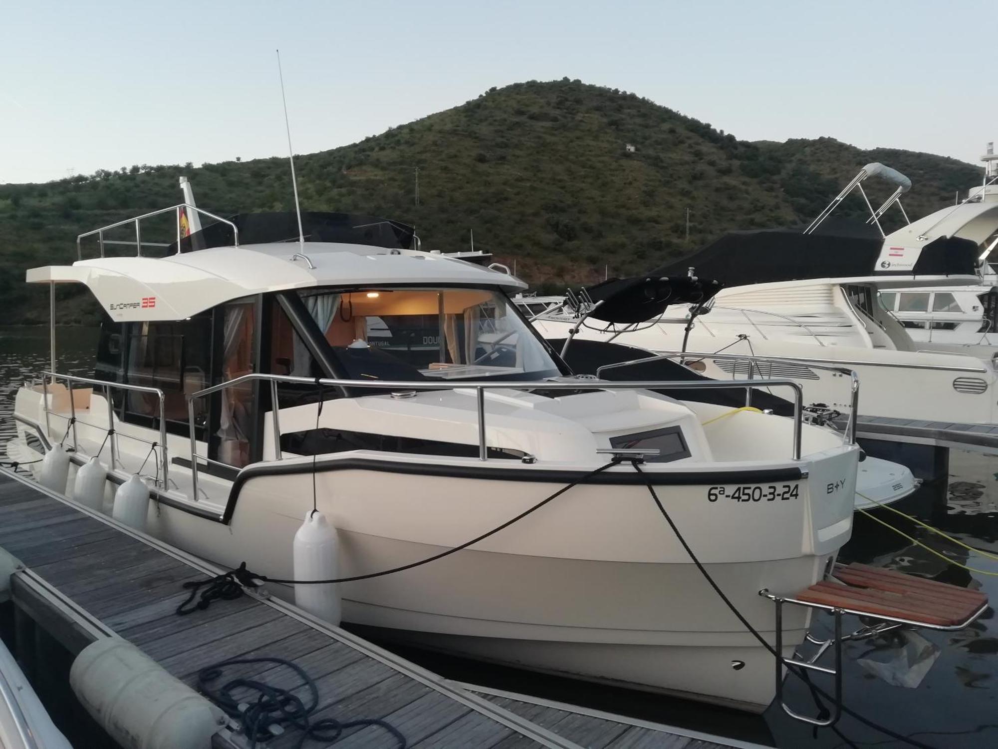 Отель Koolhouse Boat Вила-Нова-ди-Фош-Коа Экстерьер фото