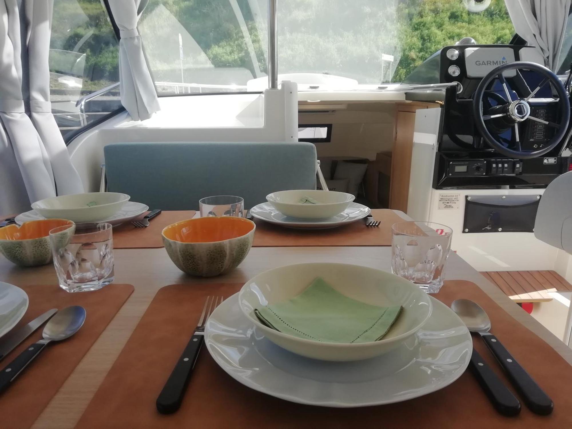 Отель Koolhouse Boat Вила-Нова-ди-Фош-Коа Экстерьер фото