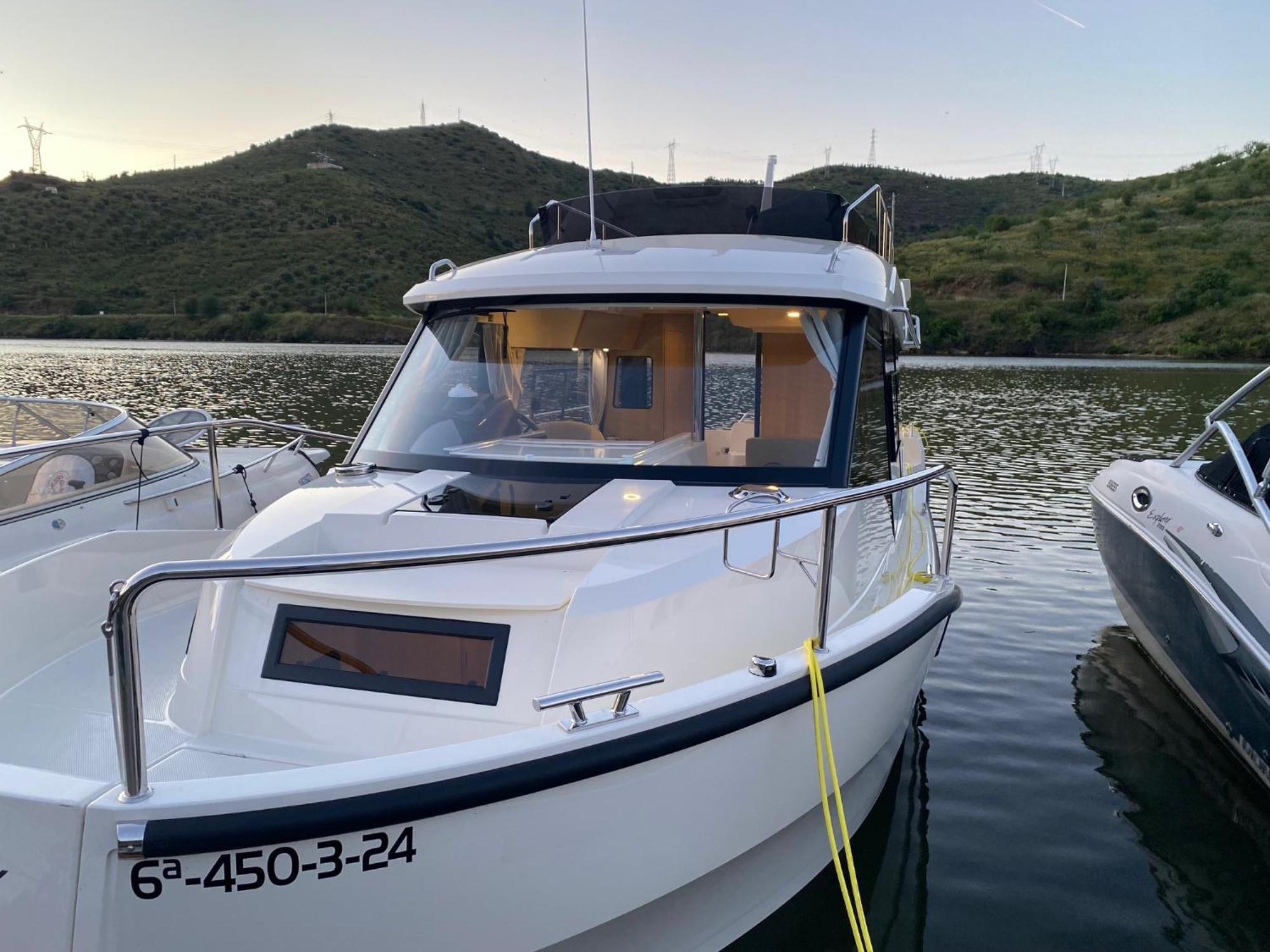 Отель Koolhouse Boat Вила-Нова-ди-Фош-Коа Экстерьер фото