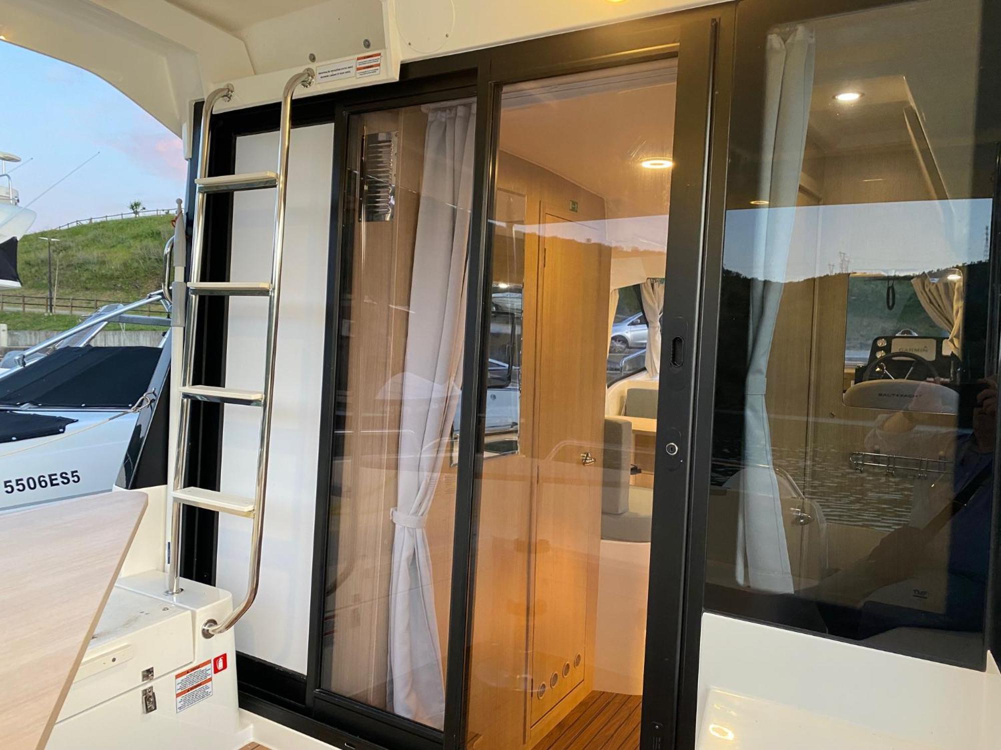 Отель Koolhouse Boat Вила-Нова-ди-Фош-Коа Экстерьер фото